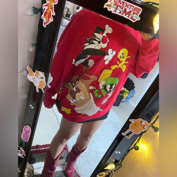 Vintage Y2k Looney Tunes characters red crewneck sweater - Picture 10 of 16